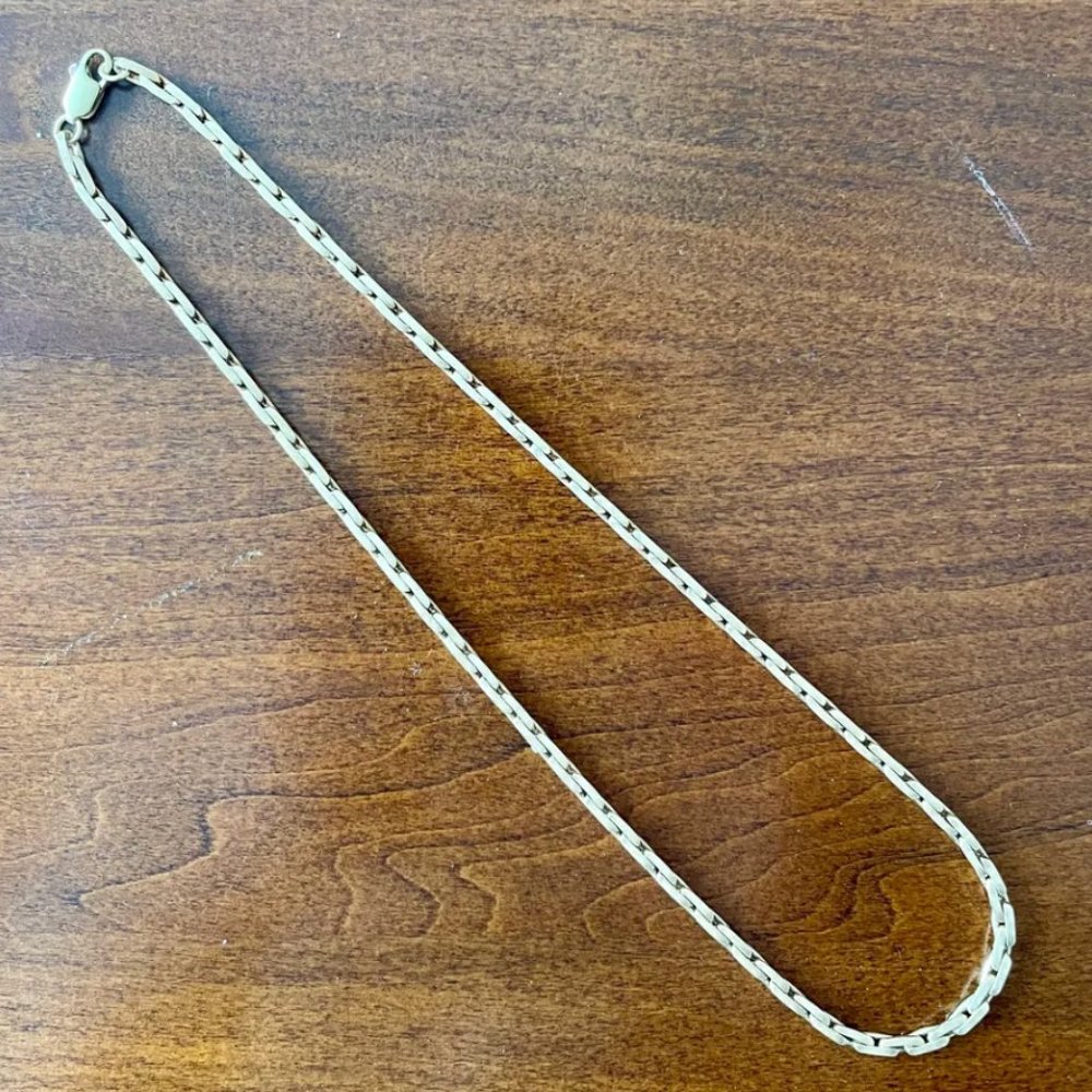 Laura Lombardi Strada Chain